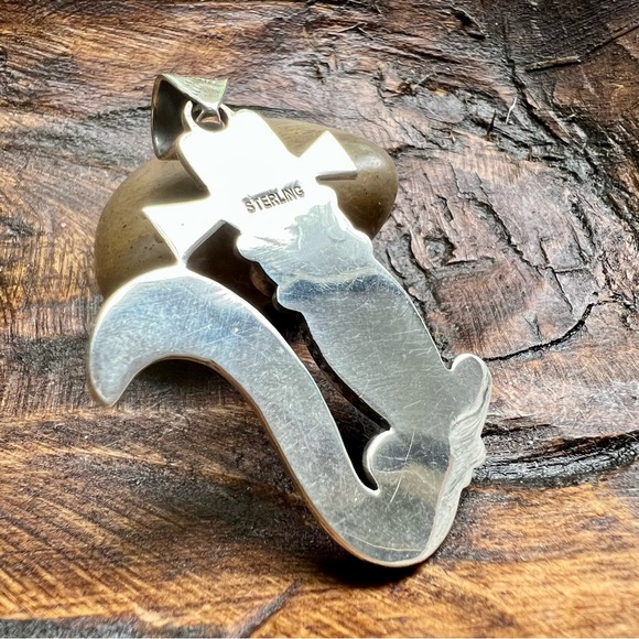 Dahlia Stone Cat Pendant in Solid Sterling Silver – 925 Stamped - Picture 6 of 15